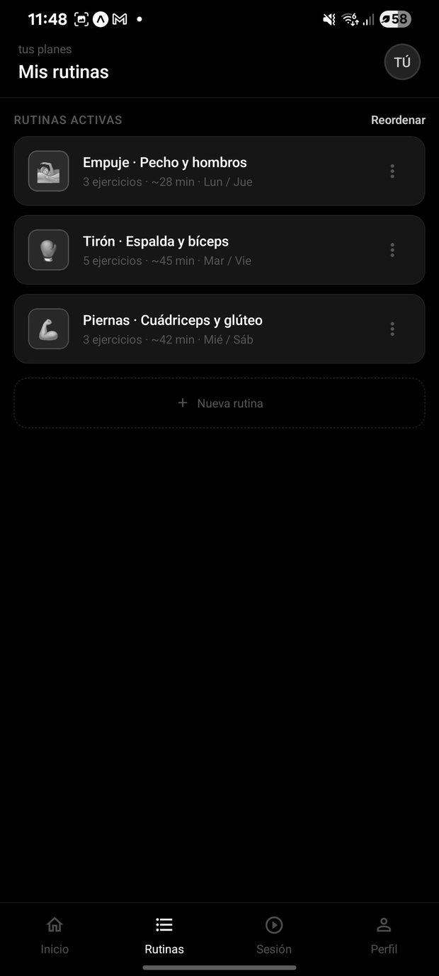 Pantalla de rutinas de la app TOKAFIT con las rutinas activas del usuario